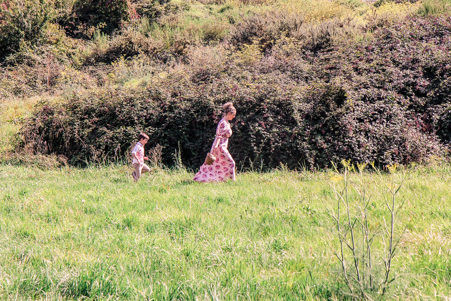 Goldfields Girl and son picking blackberries